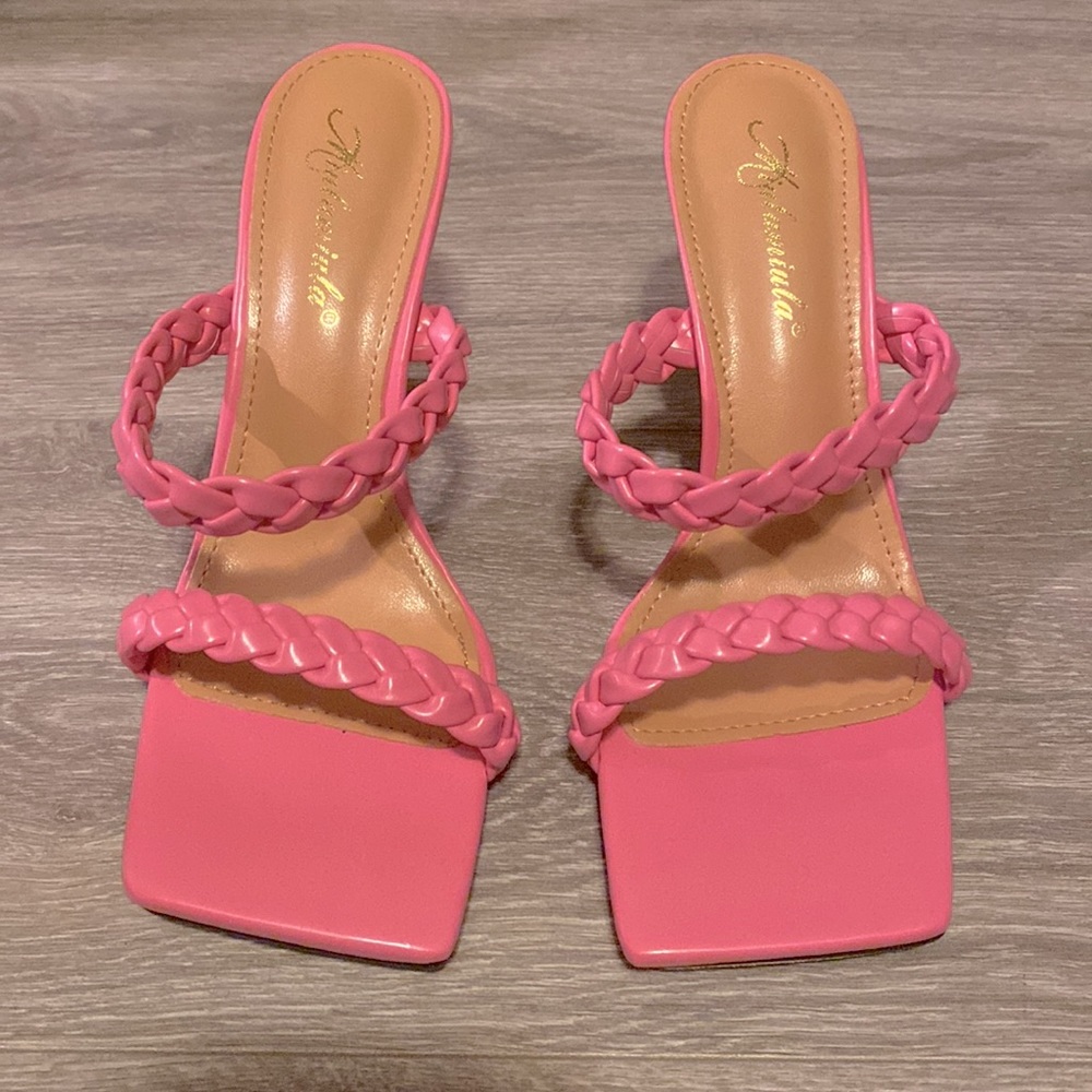 PINK HEELS